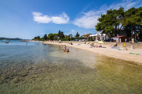 Adria Apartments Sveti Filip i Jakov Kültér fotó